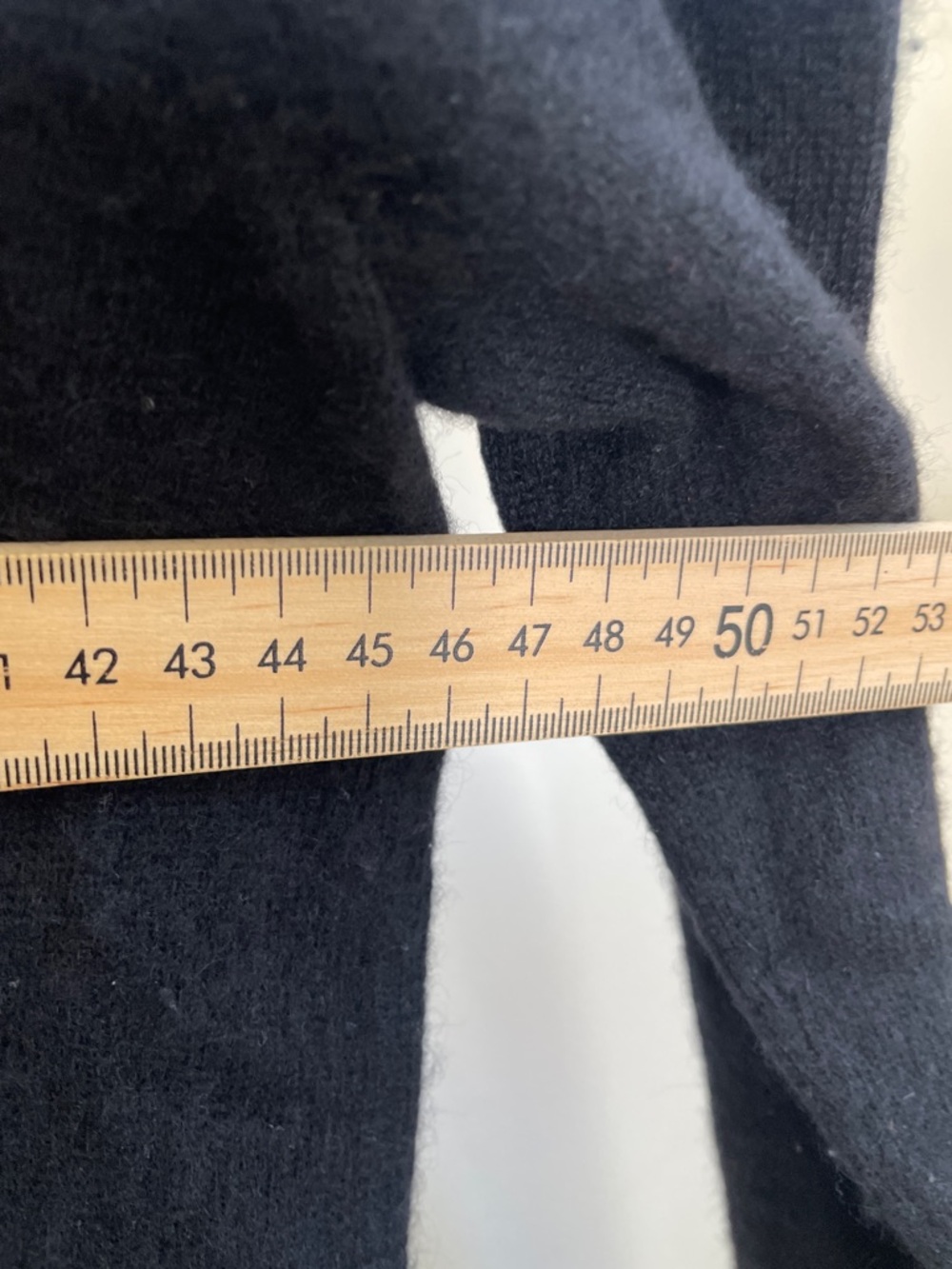 Lord & Taylor - Cashmere Crew Neck Sweater - Black - M - Picture 8 of 8